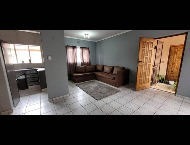 1 BEDROOM TOWNHOUSE FOR SALE IN VERWOERDPARK